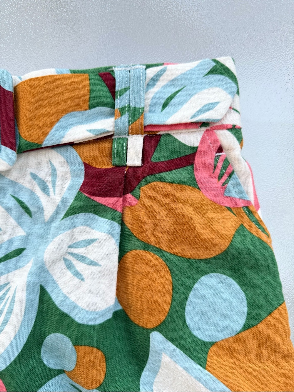Maison d’Amelie Paris Tropical Floral Linen Blend Belted High Waisted Shorts ~ 6 - Picture 4 of 7